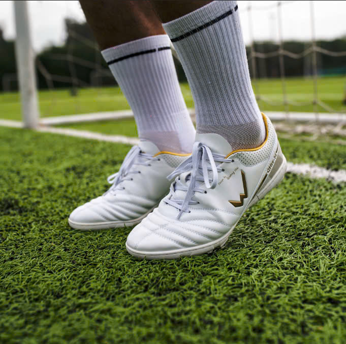 Tất chống trơn Soccer Playmaker Store giúp tăng độ bám giày, kiểm soát bóng tốt hơn, bứt phá tốc độ trên sân cỏ. Chất liệu cao cấp, thoáng khí, bền bỉ. Mua ngay!